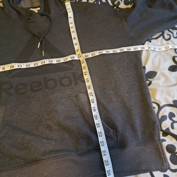 Reebok hoodie XXL. - Picture 4 of 6